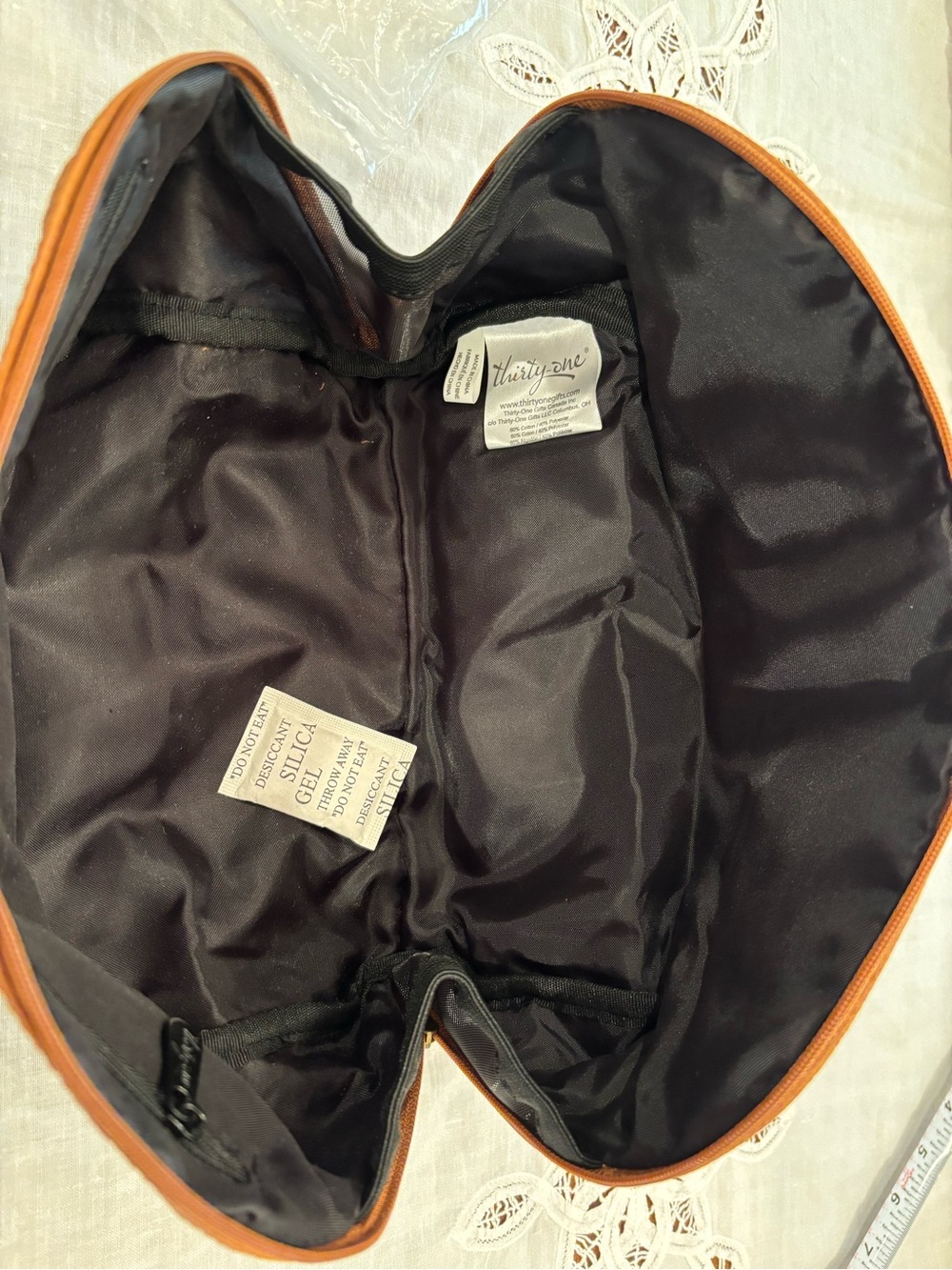 thirty-one Plaid Expandable Travel Case with Brown Trim - Picture 3 of 3